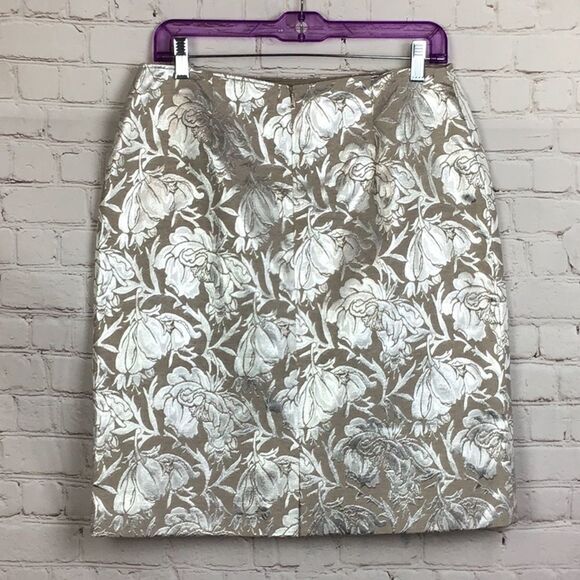 JON. Cream pencil skirt w/ silver floral detail 10 - Picture 3 of 6